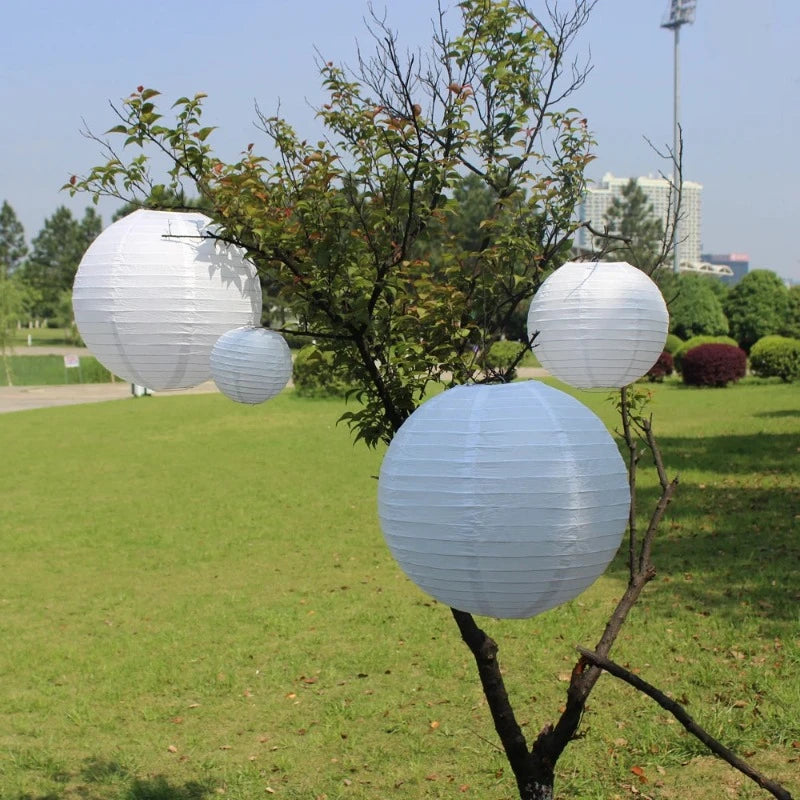 lampion-chinois-en-papier-blanc