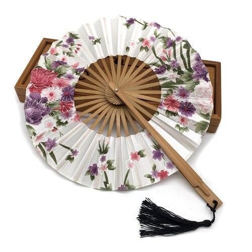 eventail-chinois-rond-a-rivures-fleuri