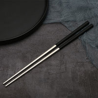 baguettes-chinoises-japonaises-noires-et-argent