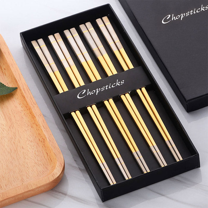 belles-baguettes-chinoises-dorees