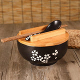bol-chinois-pour-soupe-avec-couvercle