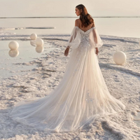 robe-mariee-dentelle-sur-bras
