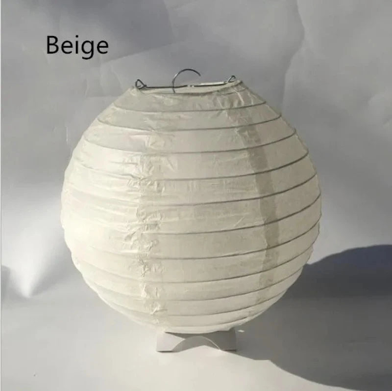 Elegantti valkoinen kiinalainen lyhty