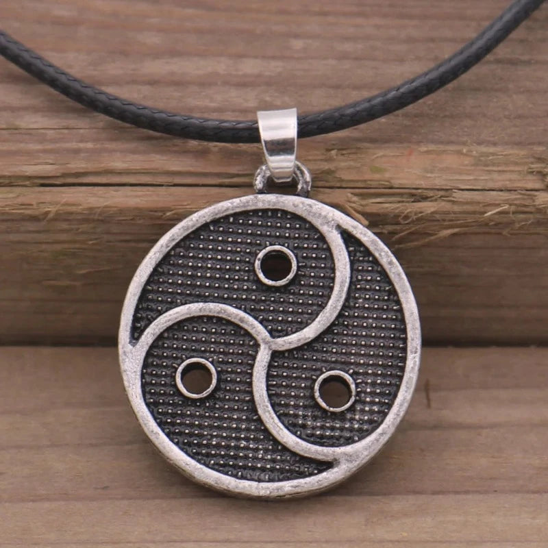 collier-chinois-yin-yang-double-dragon