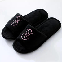 chaussons-chinois-pantoufles-doux