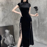 cheongsam-robe-gothique-fendue
