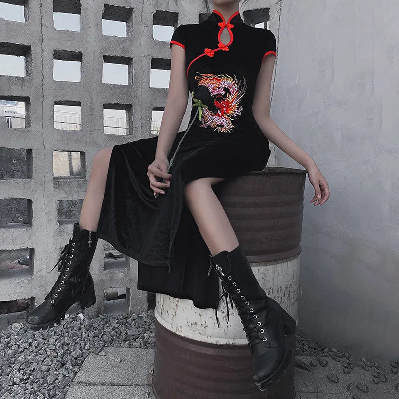 robe-chinoise-col-montant-dragon-gothique