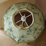 abat-jour-chinois-luxueux-bambou-pompons-verts