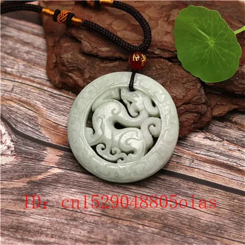 collier-chinois-dragon-jade-blanc