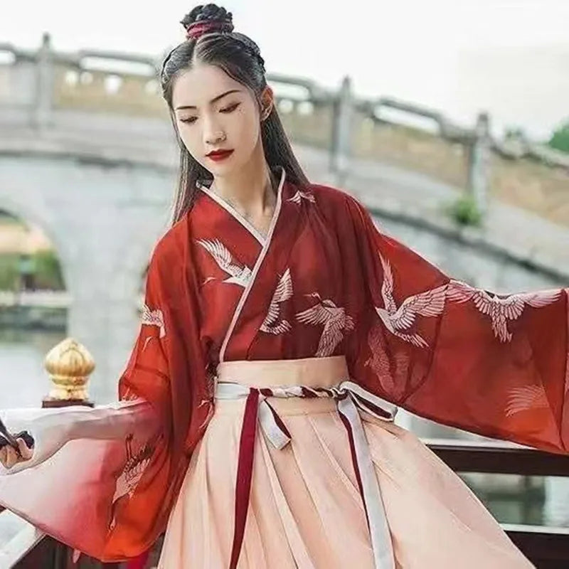 robe-chinoise-rouge-fille-danse