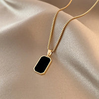 collier-chinois-carr-minimaliste-acier