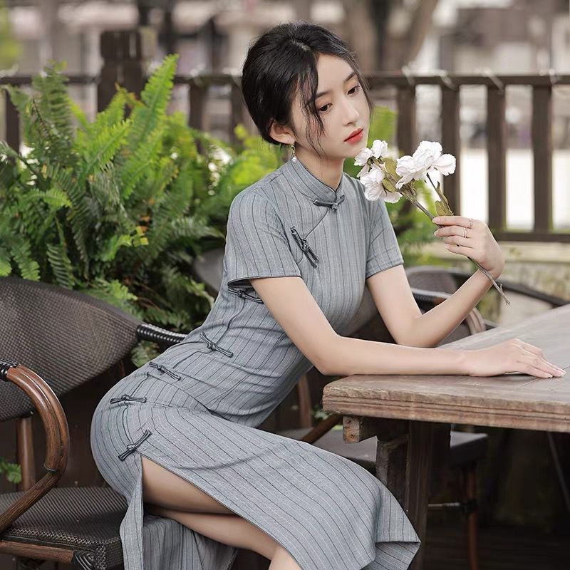 robe-chinoise-lignes-de-carres