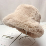 chapeaux-chinois-seau-en-peluche