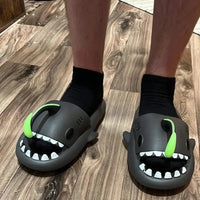 chaussons-chinois-pantoufles-requins