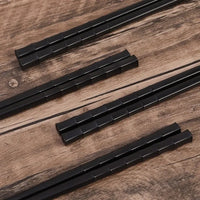 baguettes-chinoises-noires-motif-bambou