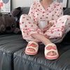 chaussons-chinois-peluche-fraise