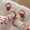 chaussons-chinois-peluche-fraise