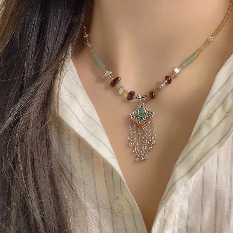 collier-chinois-style-ruyi-pompon
