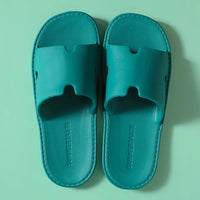 chaussons-chinois-salle-de-bain
