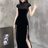 robe-chinoise-moderne-style-gothique-noir