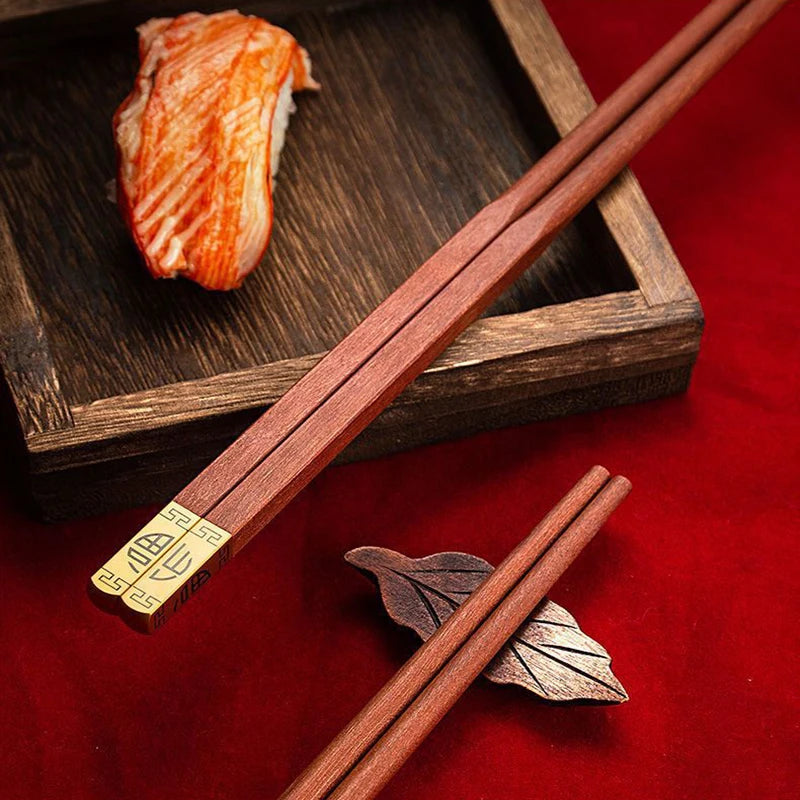 baguettes-chinoises-en-bois-rouge