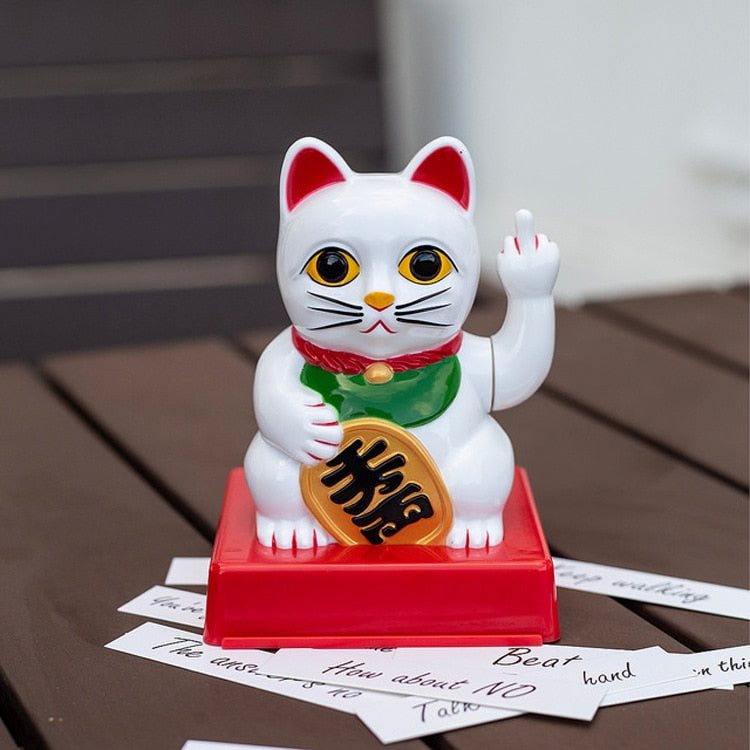 chat-chinois-qui-fait-coucou
