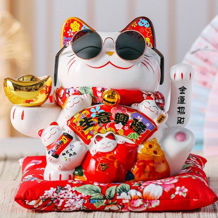 chat-chinois-qui-leve-la-patte
