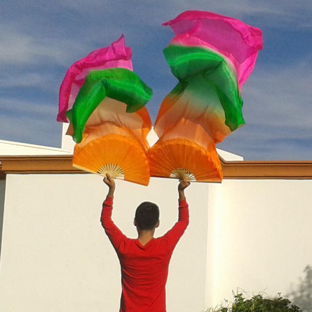 eventails-chinois-de-danse-oranges-verts-et-roses