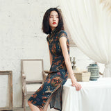 robe-chinoise-fendue-sur-le-cote
